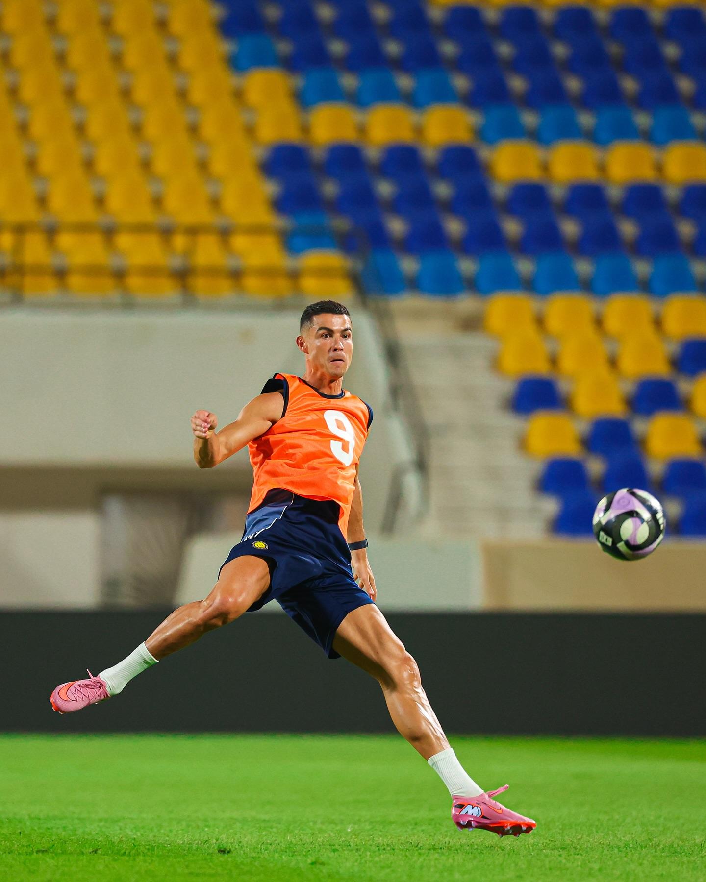 C罗晒照归, F组两连胜, entit