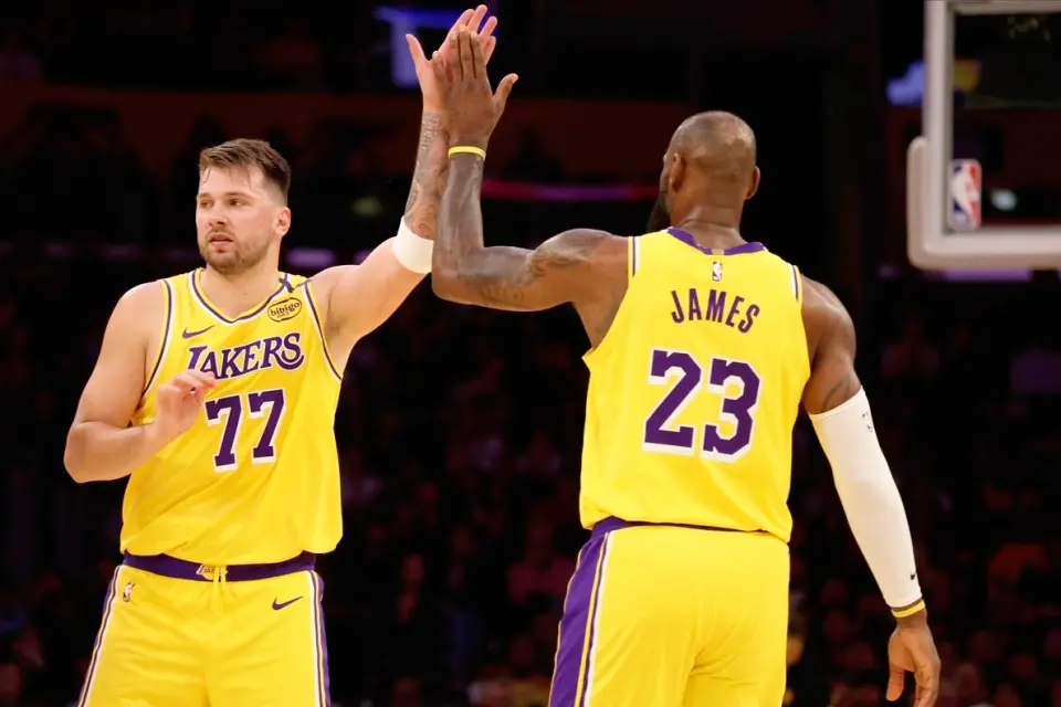 工具人跑位, 易到湖人